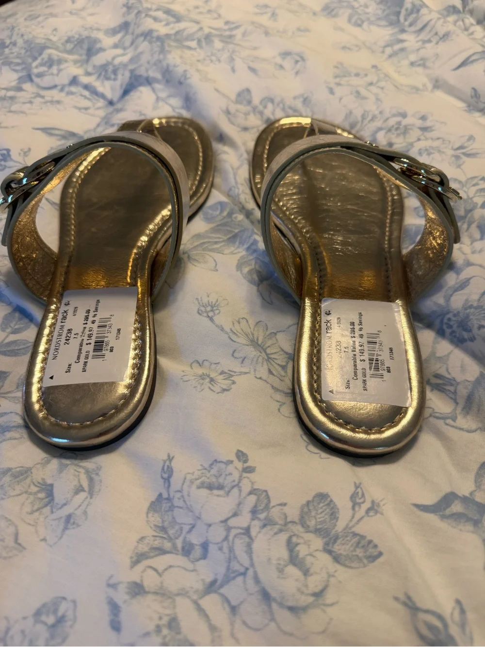 Tory Burch Metallic Gold Buckle Thong Sandals 7.5 never worn